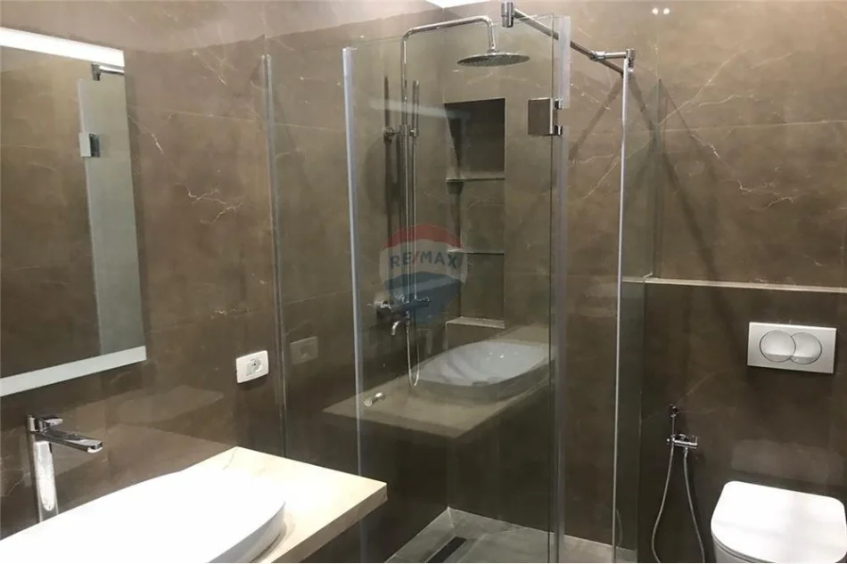 Tirane, jepet me qera 2+1 , 120 m² 1.100 € (Delijogji)