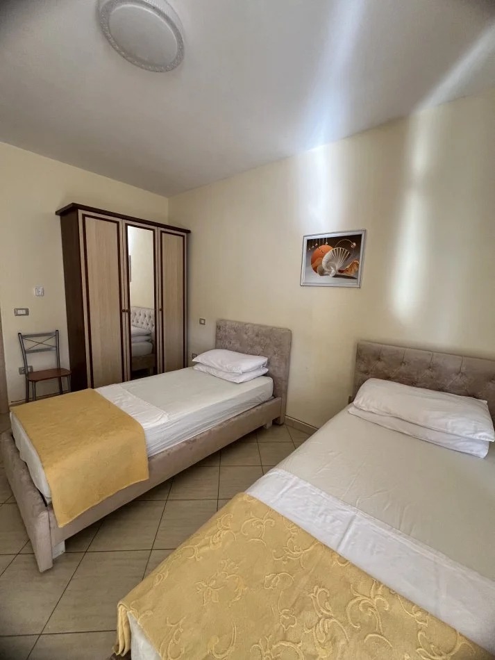 Durres, jepet me qera apartament 2+1+Ballkon Kati 4, 100 m² 400 € 