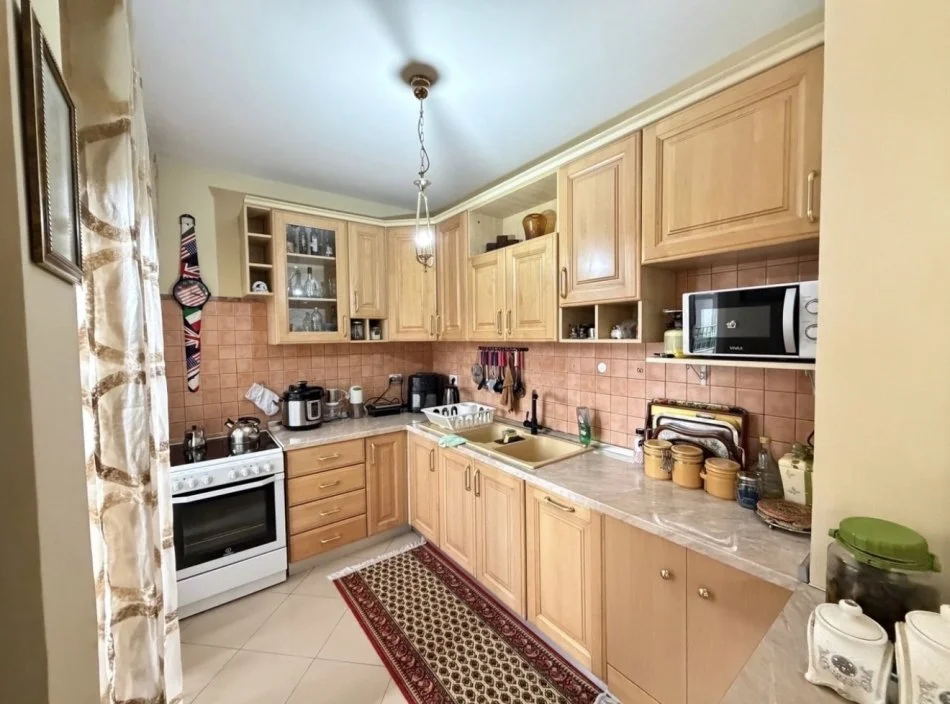 Tirane, shitet apartament 1+1+Ballkon Kati 7, 69 m² 215.000 € (Prane Ambasades Amerikane)