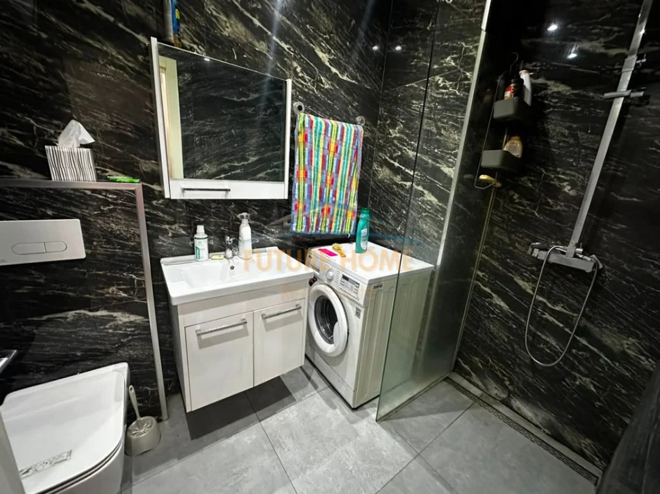 Tirane, jepet me qera apartament 1+1 Kati 6, 64 m² 750 € (Komuna e Parisit)
