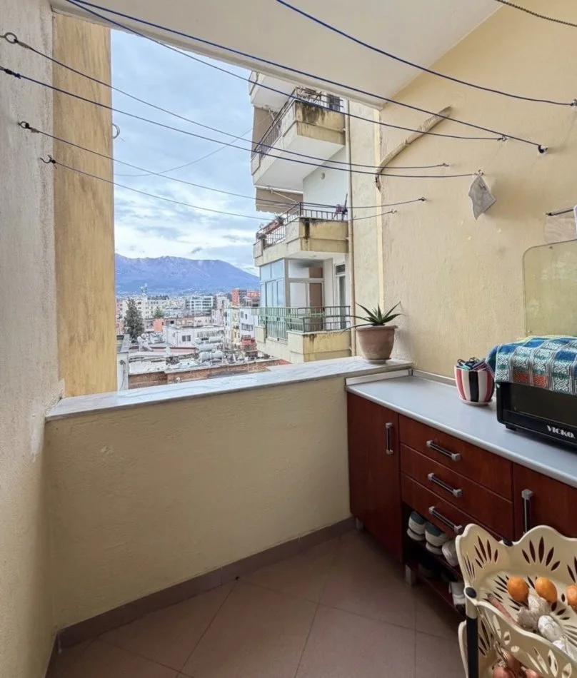 Tirane, shitet apartament 1+1+Ballkon Kati 7, 69 m² 215.000 € (Prane Ambasades Amerikane)