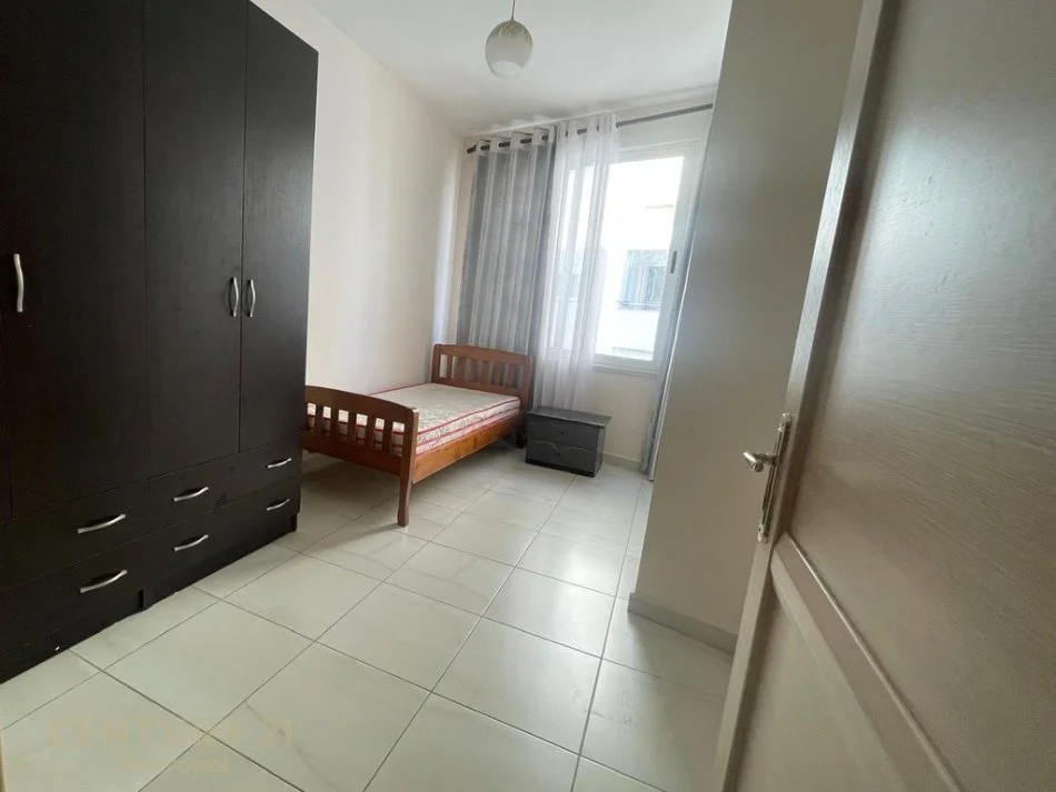 Tirane, shitet apartament 2+1 Kati 3, 82 m² 110.000 € (Astir)