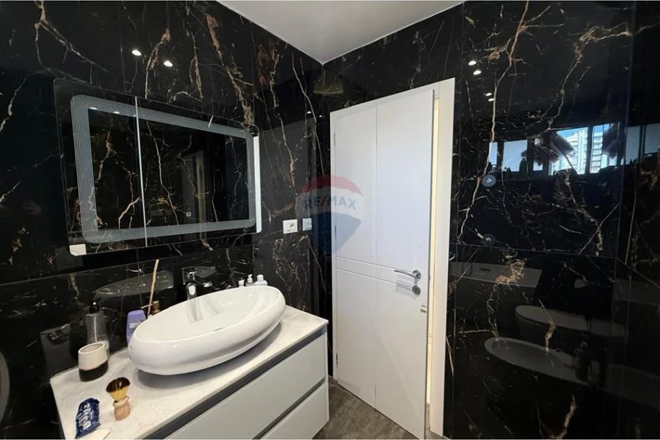 Tirane, shitet 2+1 , 125 m² 370.000 € (Rruga Emin Duraku)