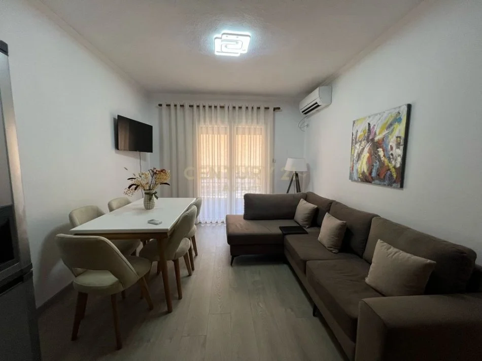 Tirane, jepet me qera apartament 1+1 Kati 3, 60 m² 550 € 