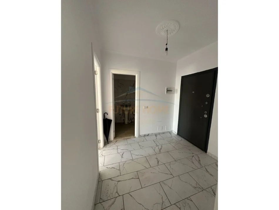 Tirane, shitet apartament 1+1+Ballkon Kati 5, 74 m² 159.000 € (Rruga Mine Peza)