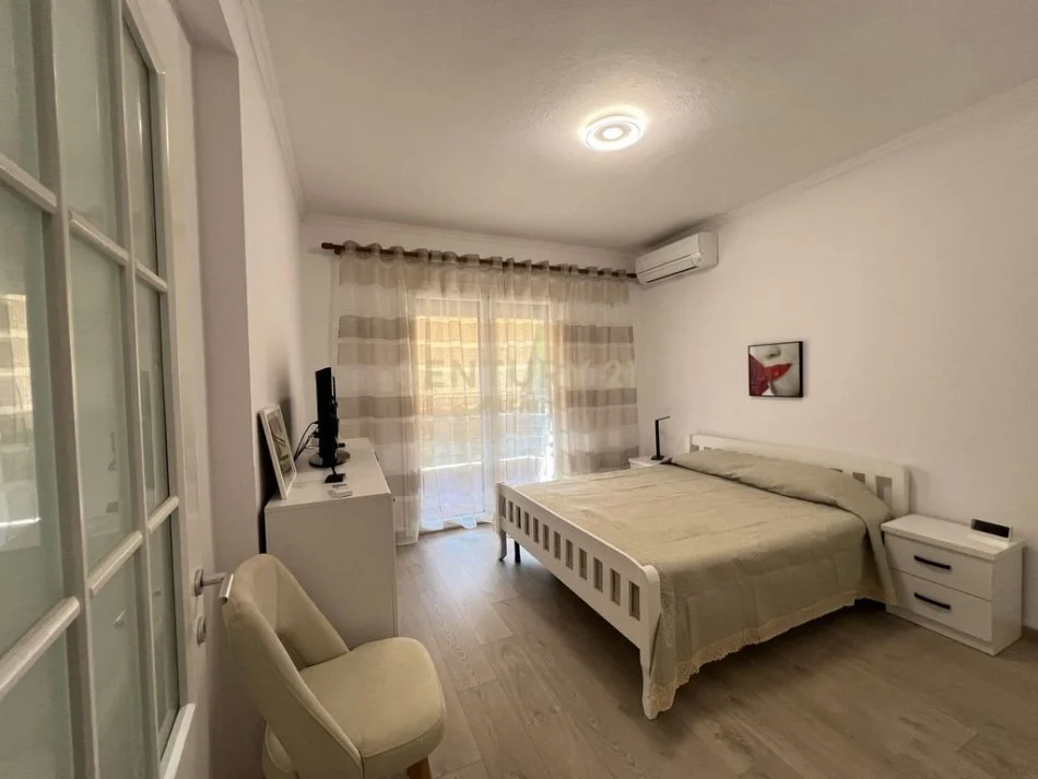 Tirane, jepet me qera apartament 1+1 Kati 3, 60 m² 550 € 