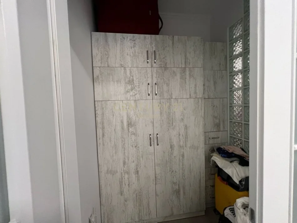 Tirane, jepet me qera apartament 1+1 Kati 3, 60 m² 550 € 
