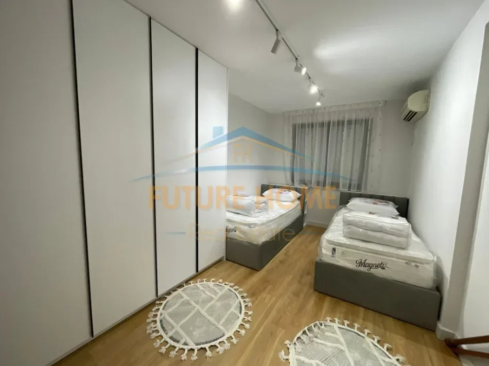Tirane, jepet me qera apartament 2+1 Kati 5, 110 m² 700 € (Fusha e Aviacionit)