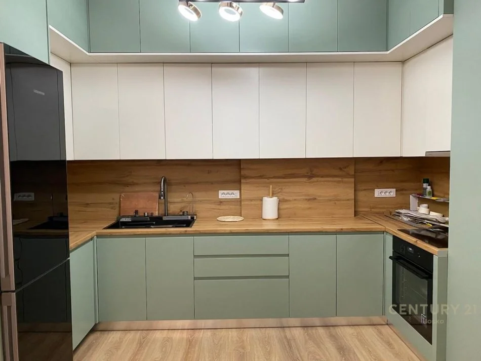 Shqiperi, jepet me qera apartament 2+1 Kati 3, 94 m² 700 € 