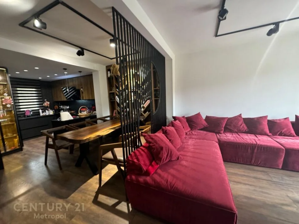 Tirane, shitet apartament 2+1 Kati 1, 110 m² 240.000 € (Rruga Hamdi Garunja Tirana, Albania)