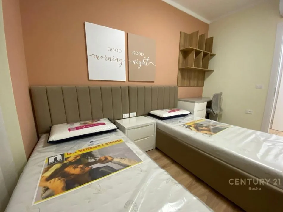 Shqiperi, jepet me qera apartament 2+1 Kati 3, 94 m² 700 € 