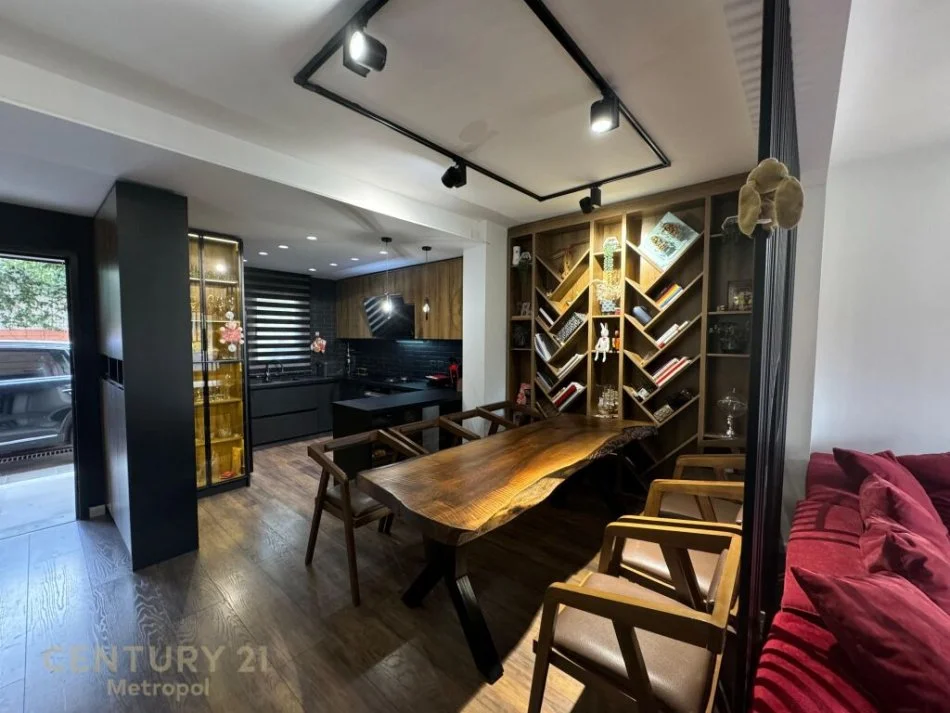 Tirane, shitet apartament 2+1 Kati 1, 110 m² 240.000 € (Rruga Hamdi Garunja Tirana, Albania)