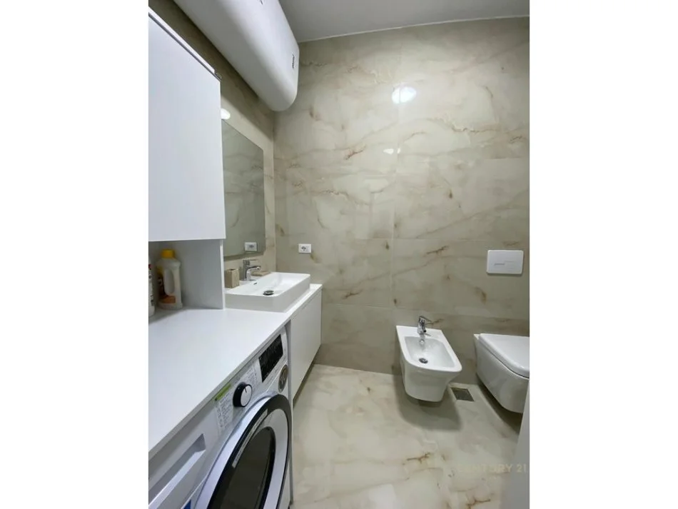 Shqiperi, jepet me qera apartament 2+1 Kati 3, 94 m² 700 € 