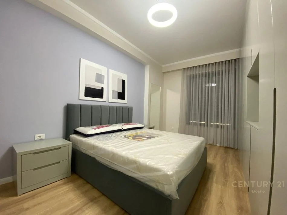 Shqiperi, jepet me qera apartament 2+1 Kati 3, 94 m² 700 € 