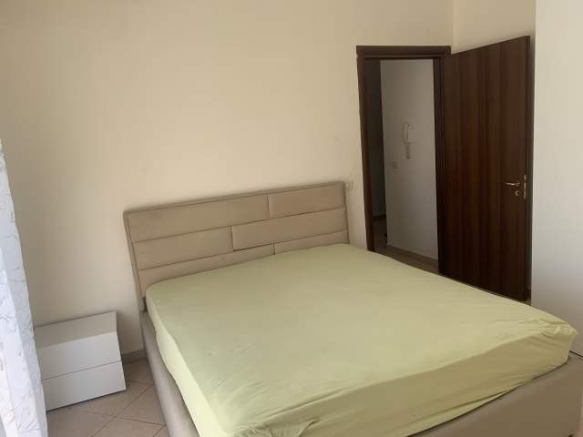 Tirane, jepet me qera apartament 1+1+BLK Kati 2, 60 m² 300 Euro (Selite prane Eleonores)