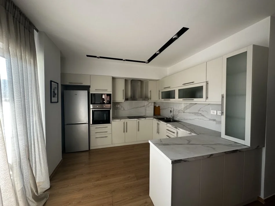 Tirane, shitet apartament 2+1+Ballkon Kati 4, 112 m² 208.000 € (Irfan Tomini)