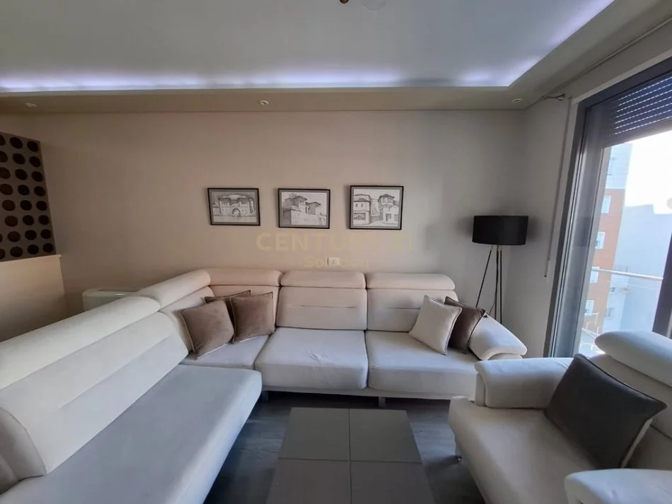 Tirane, jepet me qera apartament 2+1 Kati 5, 112 m² 1.100 € 