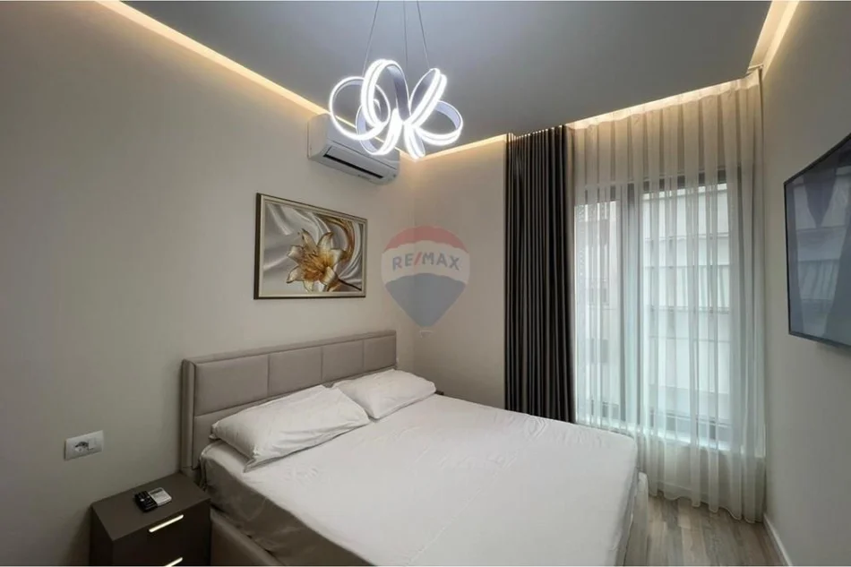 Tirane, jepet me qera 1+1 , 70 m² 900 € (Rruga e Kosovareve)