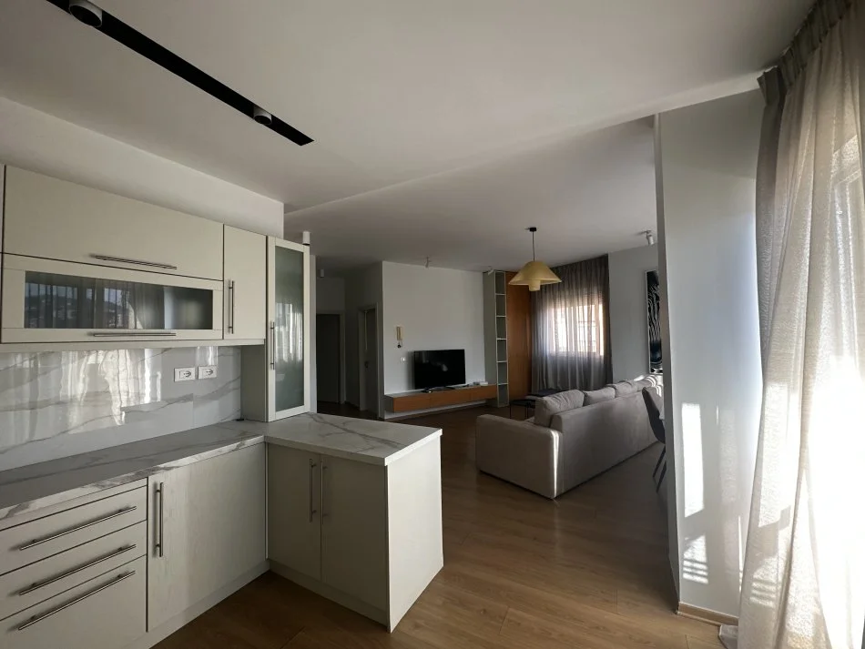 Tirane, shitet apartament 2+1+Ballkon Kati 4, 112 m² 208.000 € (Irfan Tomini)