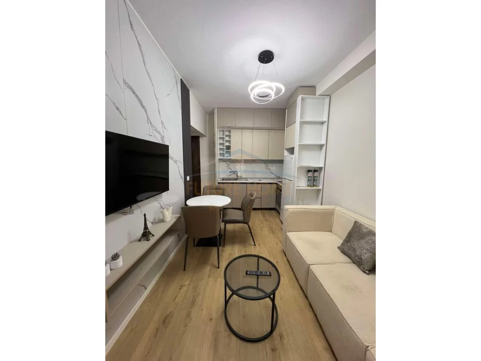 Tirane, jepet me qera apartament 1+1 Kati 5, 50 m² 360 € (Misto Mame)