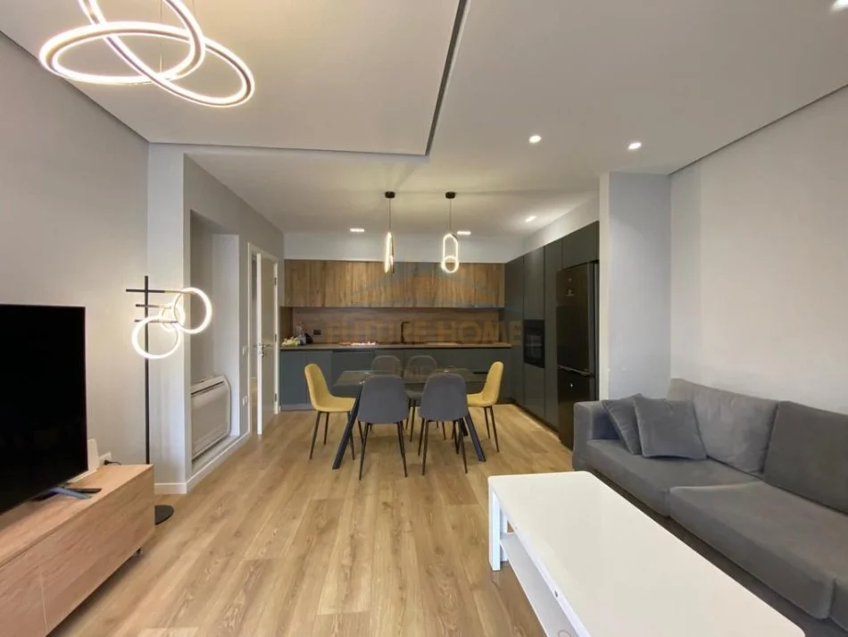 Tirane, jepet me qera apartament 2+1+Ballkon Kati 5, 110 m² 1.001 € (Komuna e Parisit)