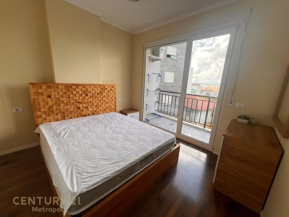 Tirane, jepet me qera apartament 1+1 Kati 2, 57 m² 550 € 