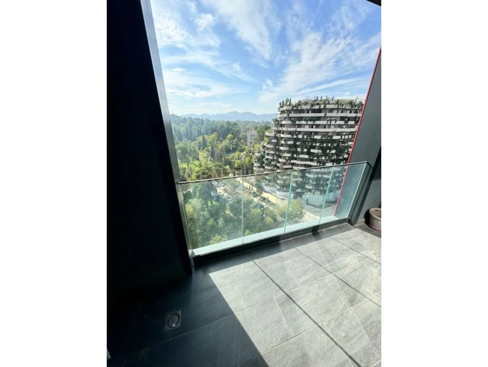 Tirane, jepet me qera apartament 3+1 Kati 12, 156 m² 2.500 € (Kompleksi 'Parke Gate' Tirana,)