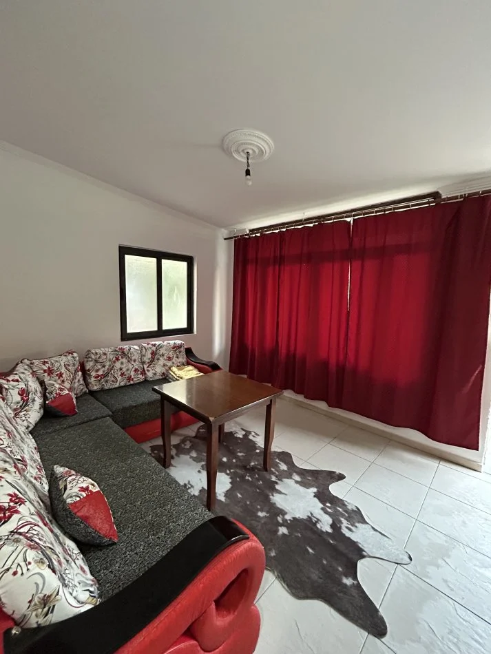 Durres, jepet me qera shtepi 2+1 Kati 1, (Stefaniaka)