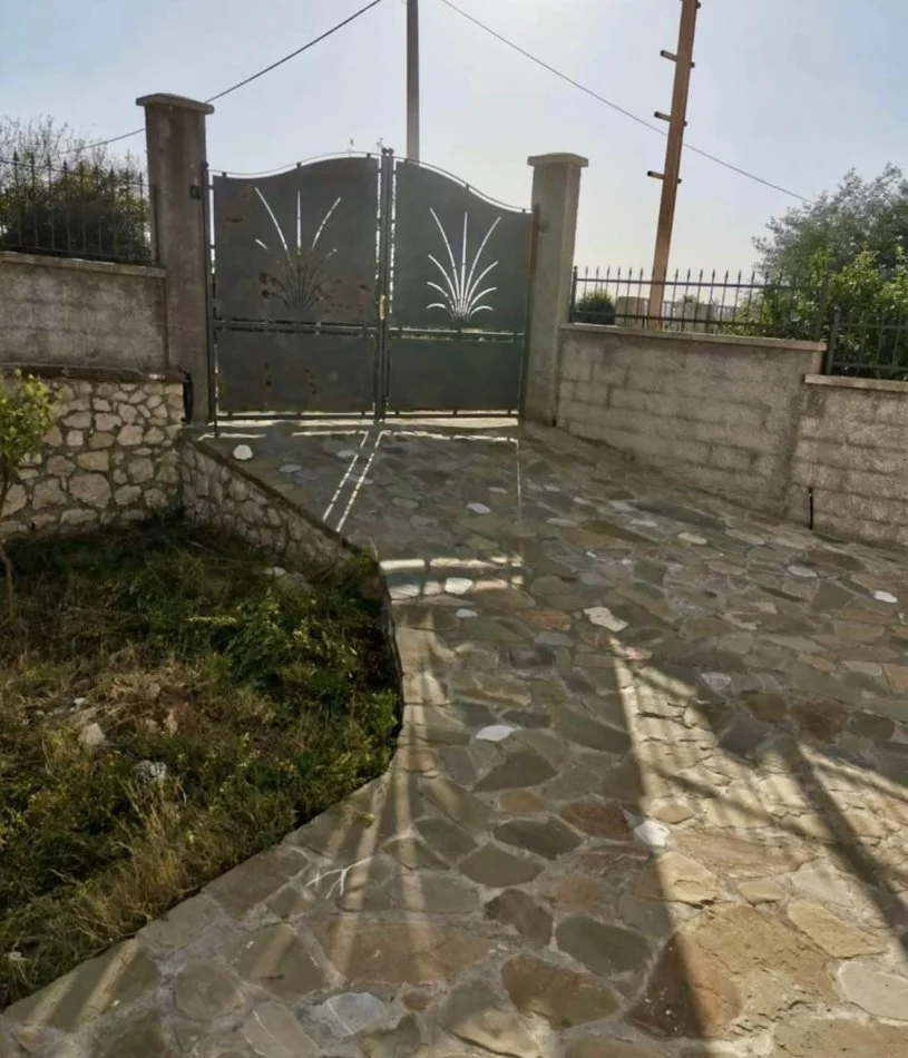 Tirane, shitet Vile 3+1+Ballkon , 251 m² 250.000 € (Tufine)