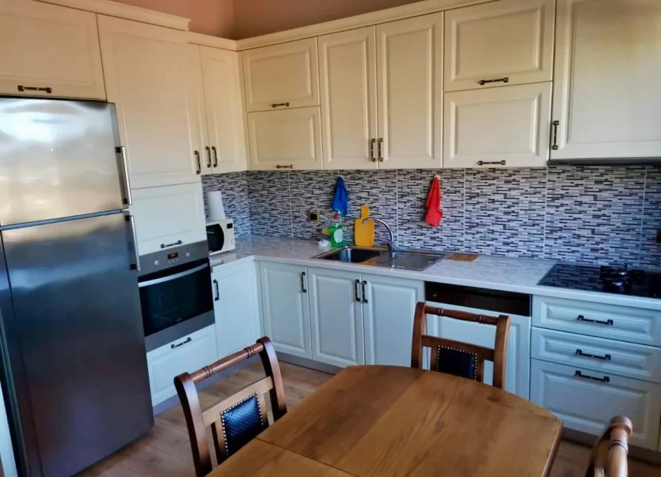 Tirane, shitet Vile 3+1+Ballkon , 251 m² 250.000 € (Tufine)