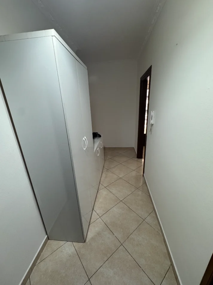 Tirane, jepet me qera apartament 2+1 Kati 3, 110 m² 550 € (Astir)