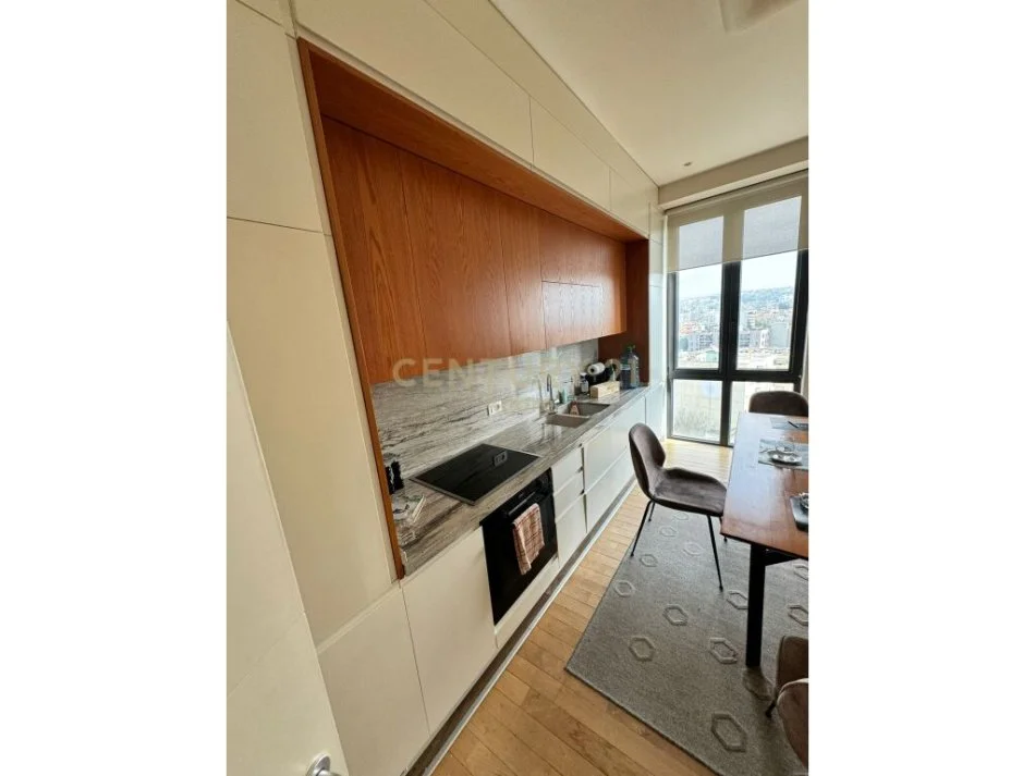 Tirane, jepet me qera apartament 3+1 Kati 12, 156 m² 2.500 € (Kompleksi 'Parke Gate' Tirana,)