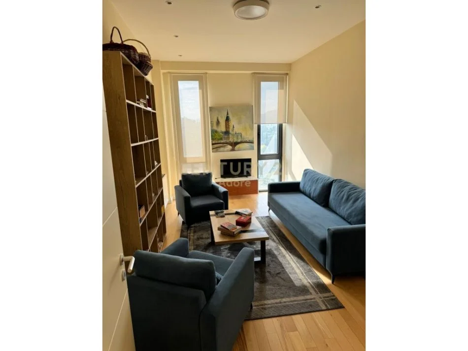 Tirane, jepet me qera apartament 3+1 Kati 12, 156 m² 2.500 € (Kompleksi 'Parke Gate' Tirana,)