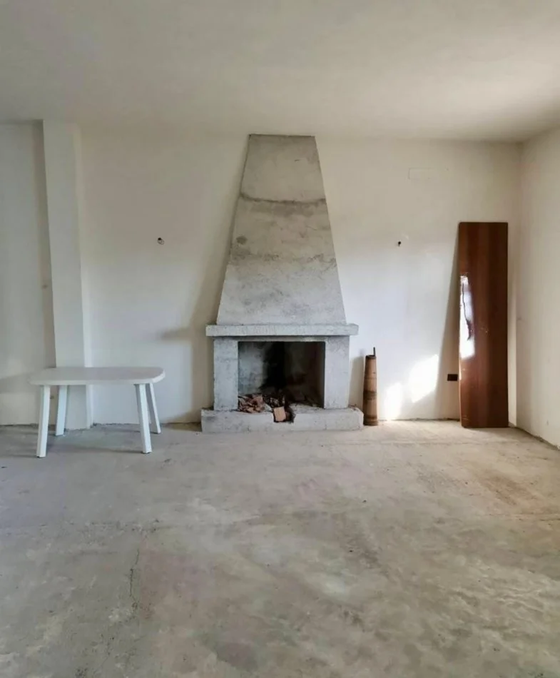 Tirane, shitet Vile 3+1+Ballkon , 251 m² 250.000 € (Tufine)