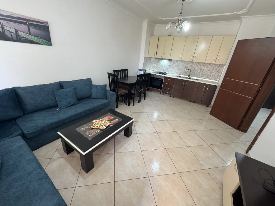 Tirane, jepet me qera apartament 2+1 Kati 3, 110 m² 550 € (Astir)