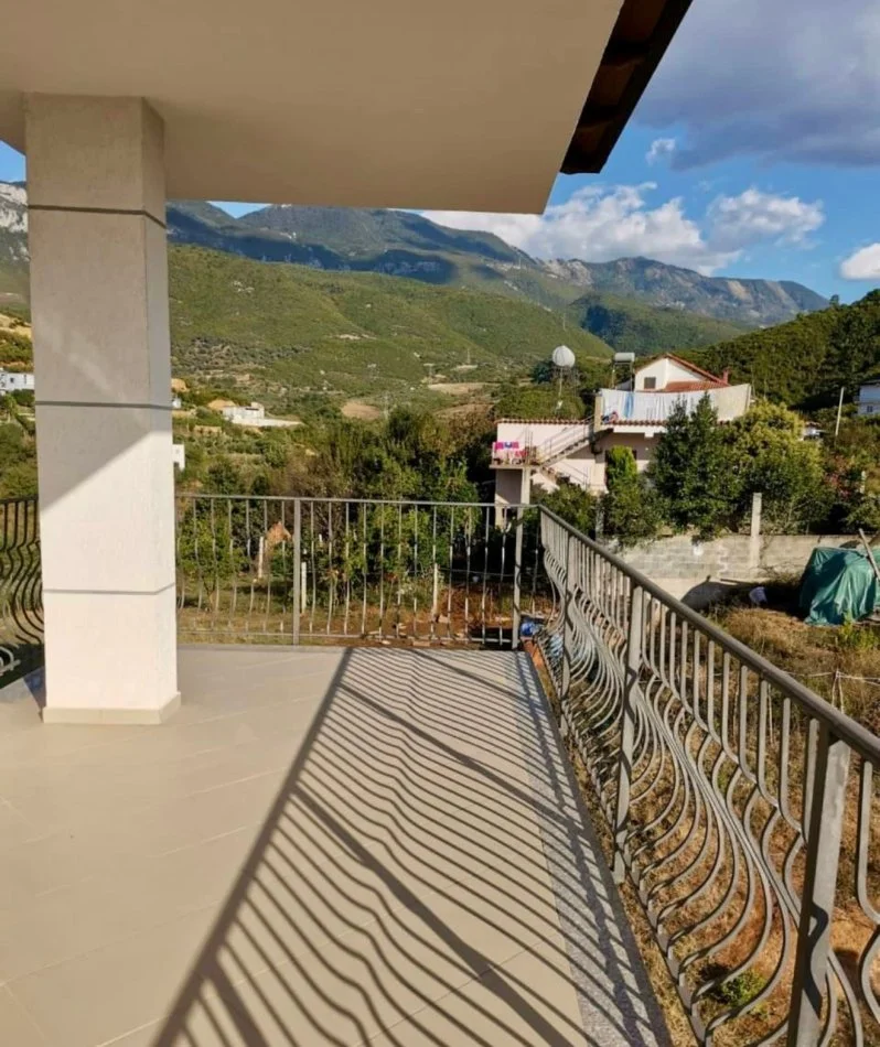 Tirane, shitet Vile 3+1+Ballkon , 251 m² 250.000 € (Tufine)