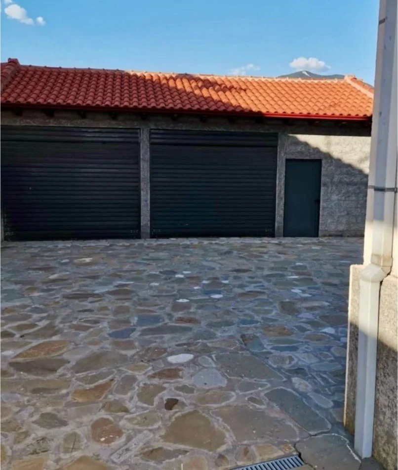 Tirane, shitet Vile 3+1+Ballkon , 251 m² 250.000 € (Tufine)