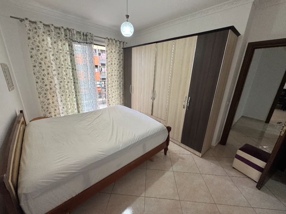 Tirane, jepet me qera apartament 2+1 Kati 3, 110 m² 550 € (Astir)
