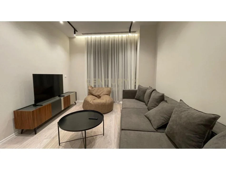 Tirane, jepet me qera apartament 1+1 Kati 3, 55 m² 1.200 € (Tirane)