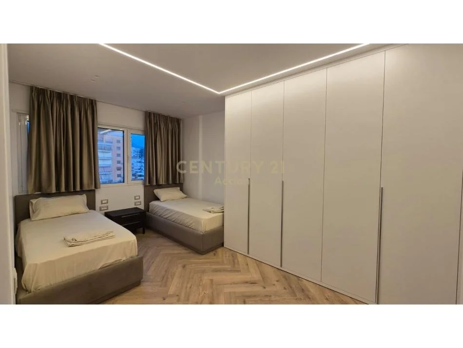 Tirane, jepet me qera apartament 2+1+Aneks+Ballkon Kati 6, 105 m² 2.000 € (Pazari i ri)