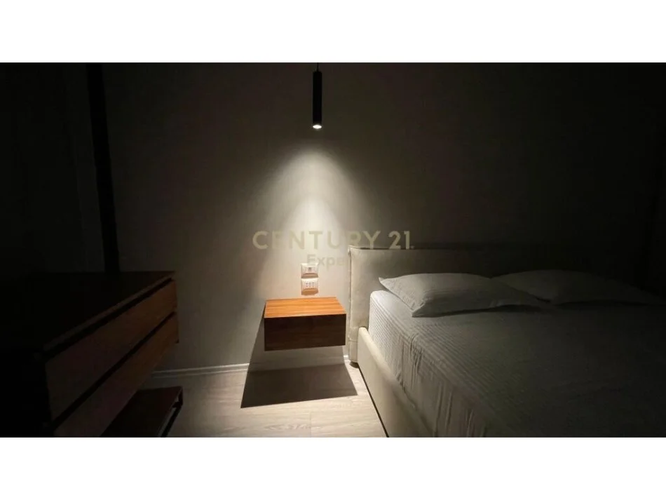 Tirane, jepet me qera apartament 1+1 Kati 3, 55 m² 1.200 € (Tirane)