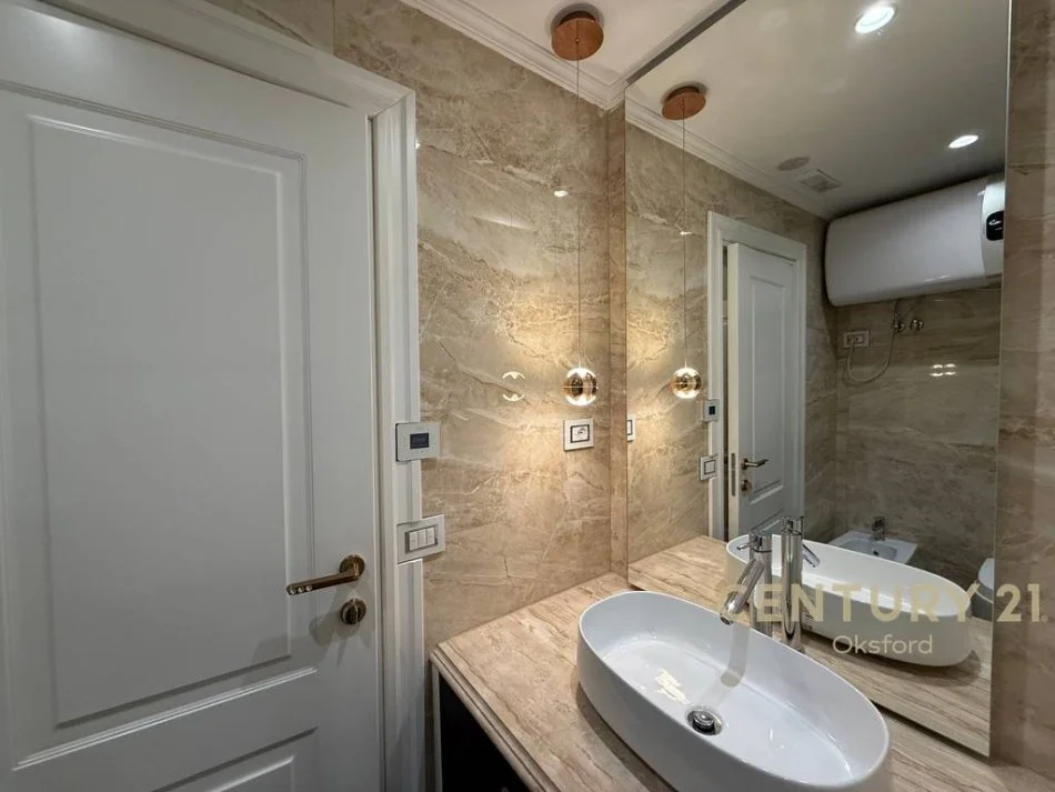 Tirane, shes apartament 2+1+Aneks+Ballkon Kati 3, 108 m² 300.000 € 