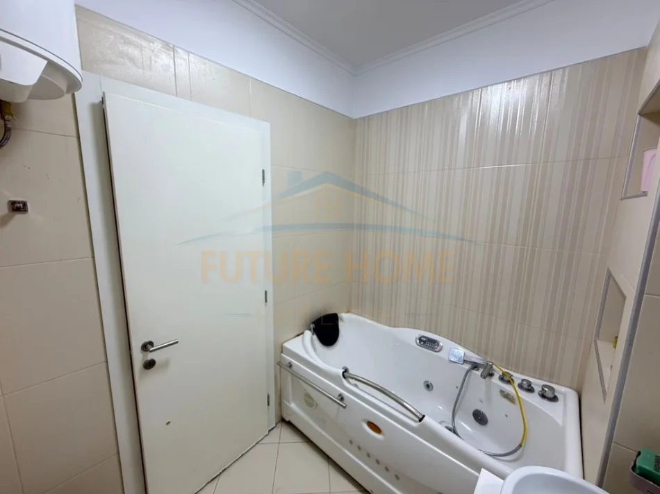 Tirane, jepet me qera apartament 3+1+Ballkon Kati 3, 820 € 