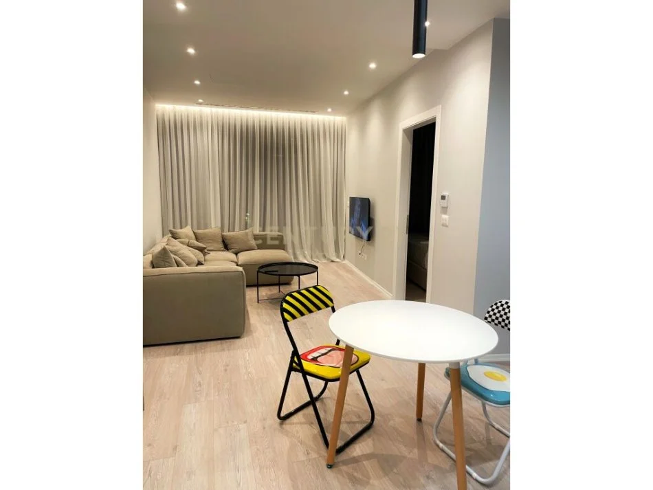 Tirane, jepet me qera apartament 1+1 Kati 3, 55 m² 1.200 € (Tirane)