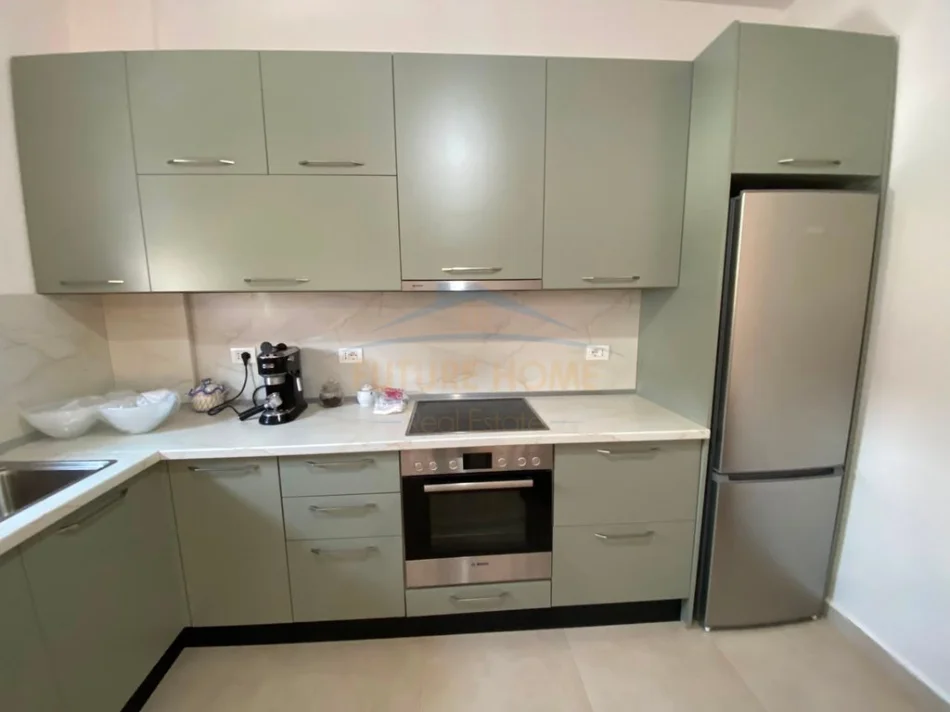 Tirane, jepet me qera apartament 1+1 Kati 2, 50 m² 490 € (Unaza e Re)