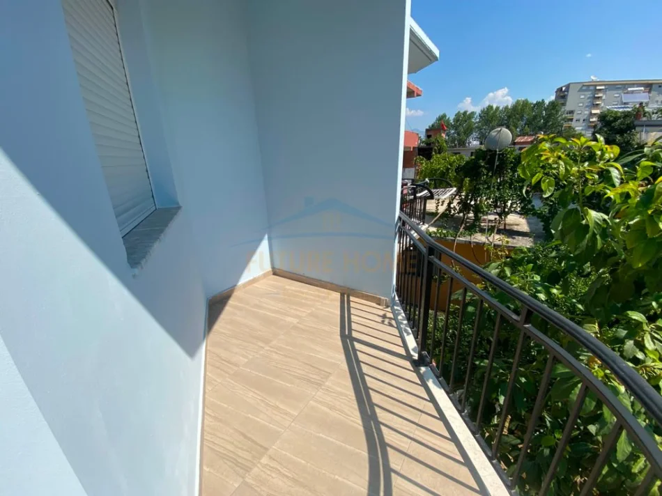 Tirane, jepet me qera apartament 1+1 Kati 2, 50 m² 490 € (Unaza e Re)