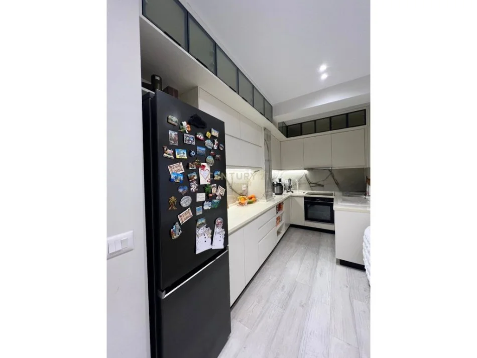 Tirane, shes apartament 2+1+Aneks+Ballkon Kati 6, 110 m² 355.000 € 