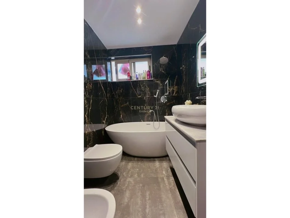 Tirane, shes apartament 2+1+Aneks+Ballkon Kati 6, 110 m² 355.000 € 