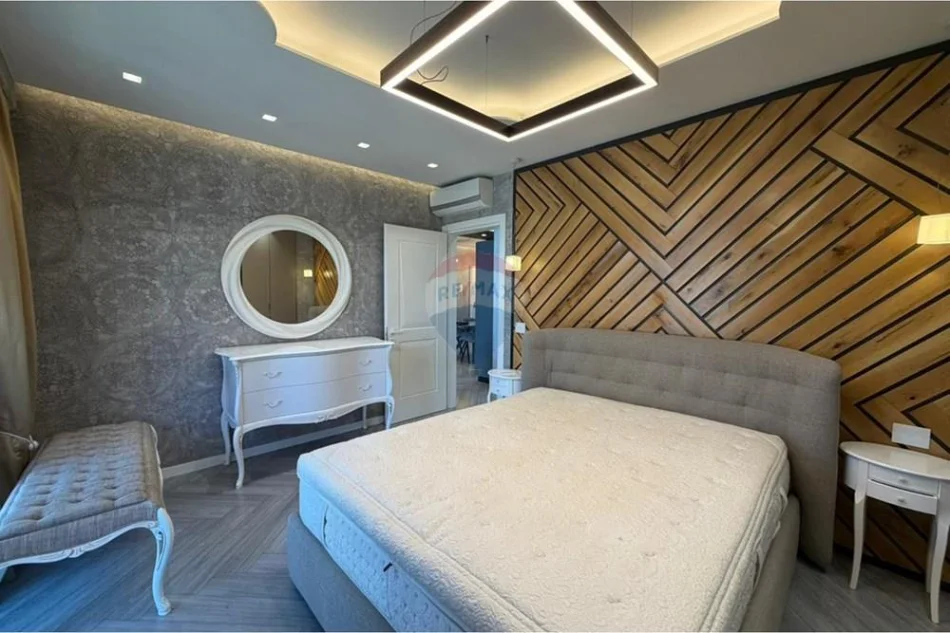 Tirane, shitet 2+1 , 105 m² 300.000 € (Fiori di Bosco)