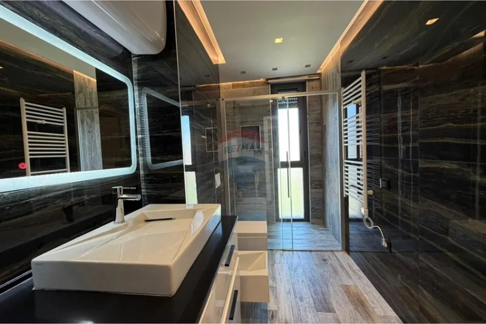 Tirane, shitet 2+1 , 105 m² 300.000 € (Fiori di Bosco)